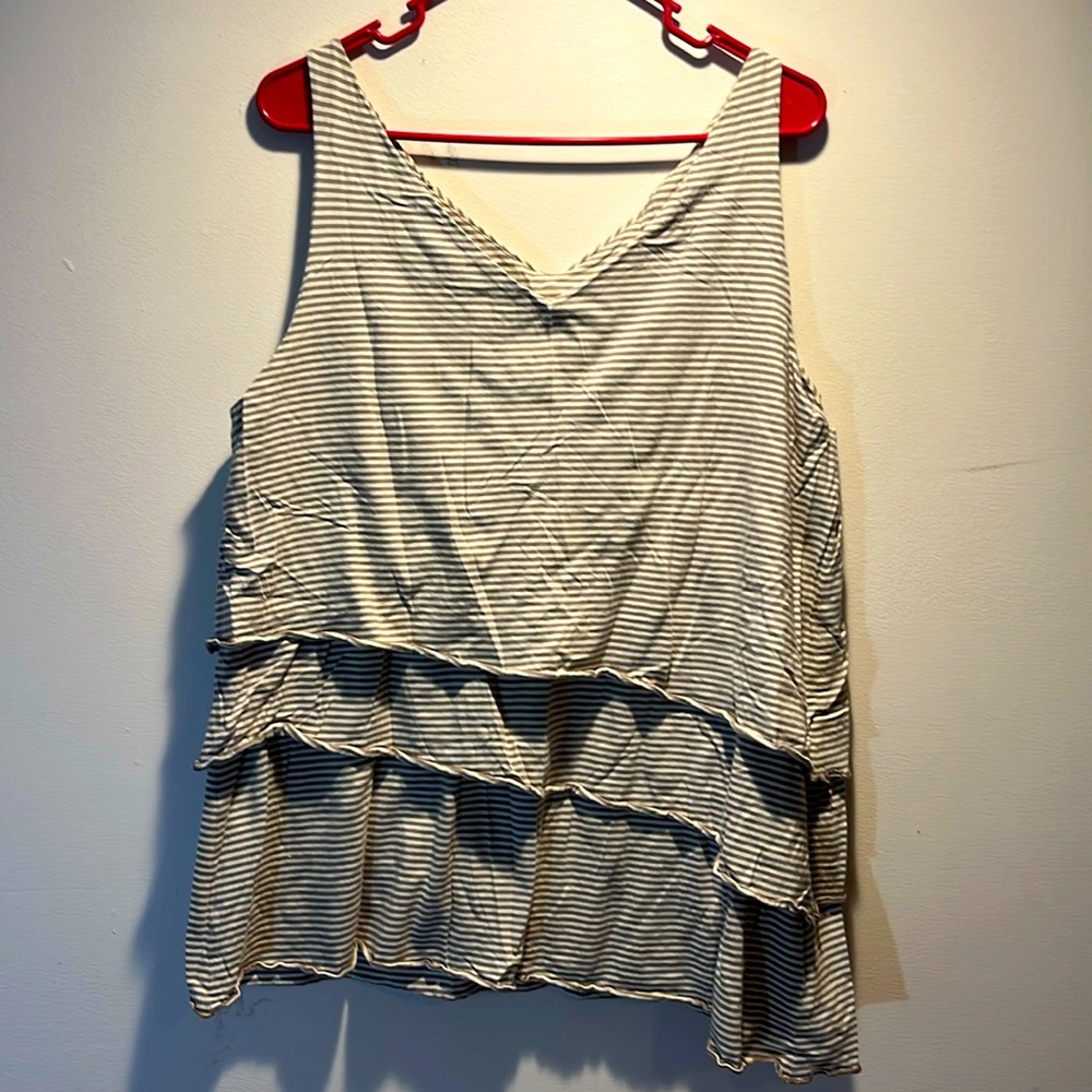 EUC GARNET HILL cotton tank- size L